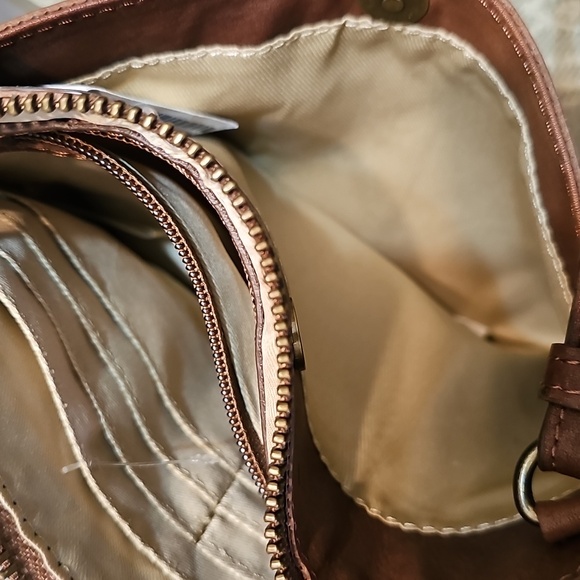 Lucky Brand NWT Gaby Crossbody 2 Face Tan Leather/Suede Patchwork Bag - Picture 8 of 11